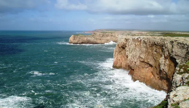 Atlantic waves breaking below the cliffs of Sagres